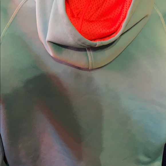 Youth large under armor hoodie - Picture 2 of 6